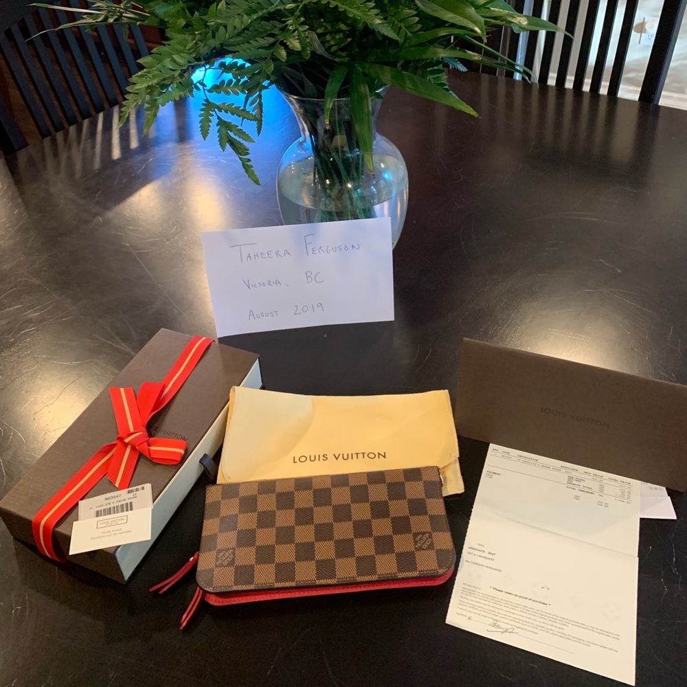 Like new Louis Vuitton DE Insolite Wallet